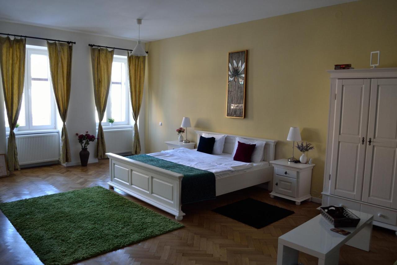 Casa Krone - Piata Sfatului Braşov Exteriör bild